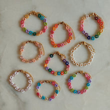 Afbeelding in Gallery-weergave laden, Bloemen armbandjes