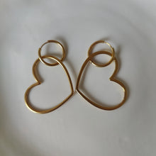 Afbeelding in Gallery-weergave laden, Oorbellen hartjes big
