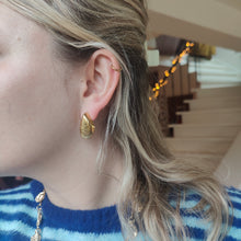 Afbeelding in Gallery-weergave laden, Oorbellen mossels
