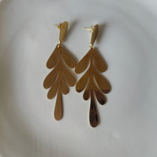 Afbeelding in Gallery-weergave laden, Oorbellen blaadjes
