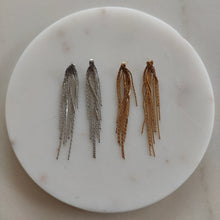 Afbeelding in Gallery-weergave laden, Oorbellen trosjes
